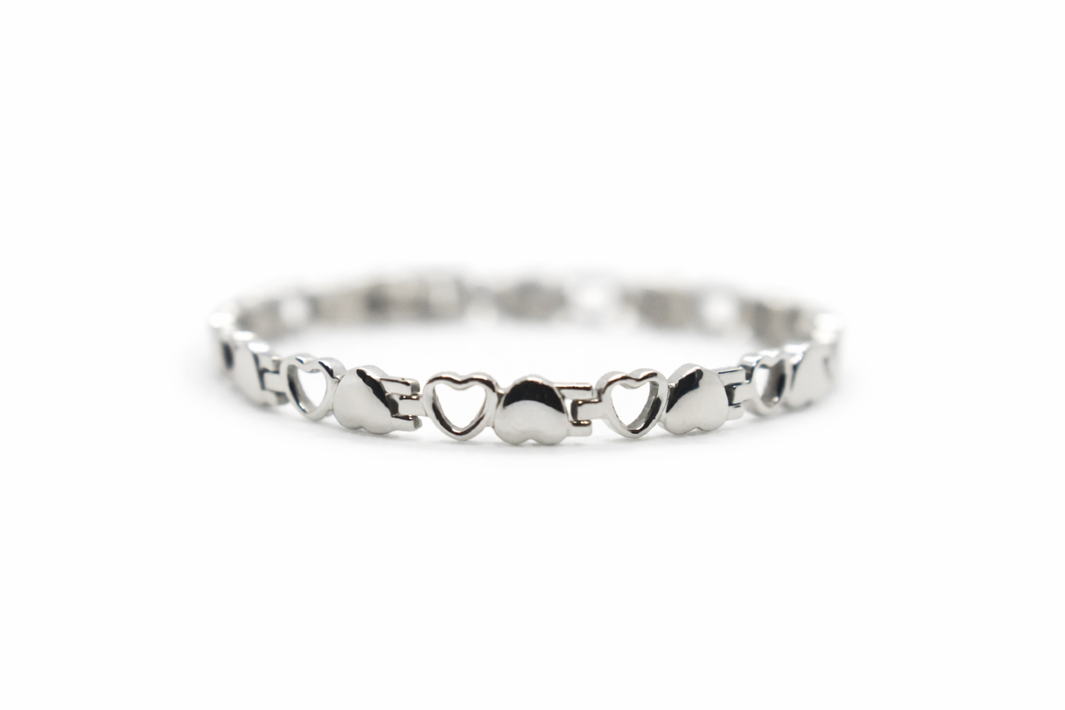 Pulsera de corazones elegante – regalo con significado