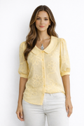 Camisa con cuello retro, con flores Camila